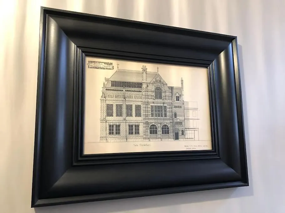 Daire City Centre Mid-Terrace Victorian Townhouse Belfast