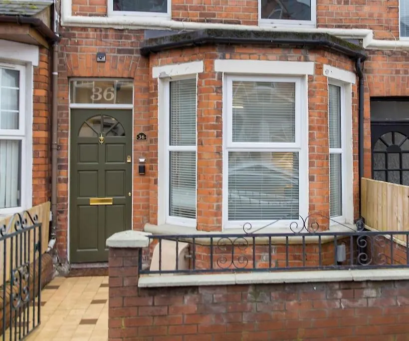 Daire City Centre Mid-Terrace Victorian Townhouse Belfast Birleşik Krallık